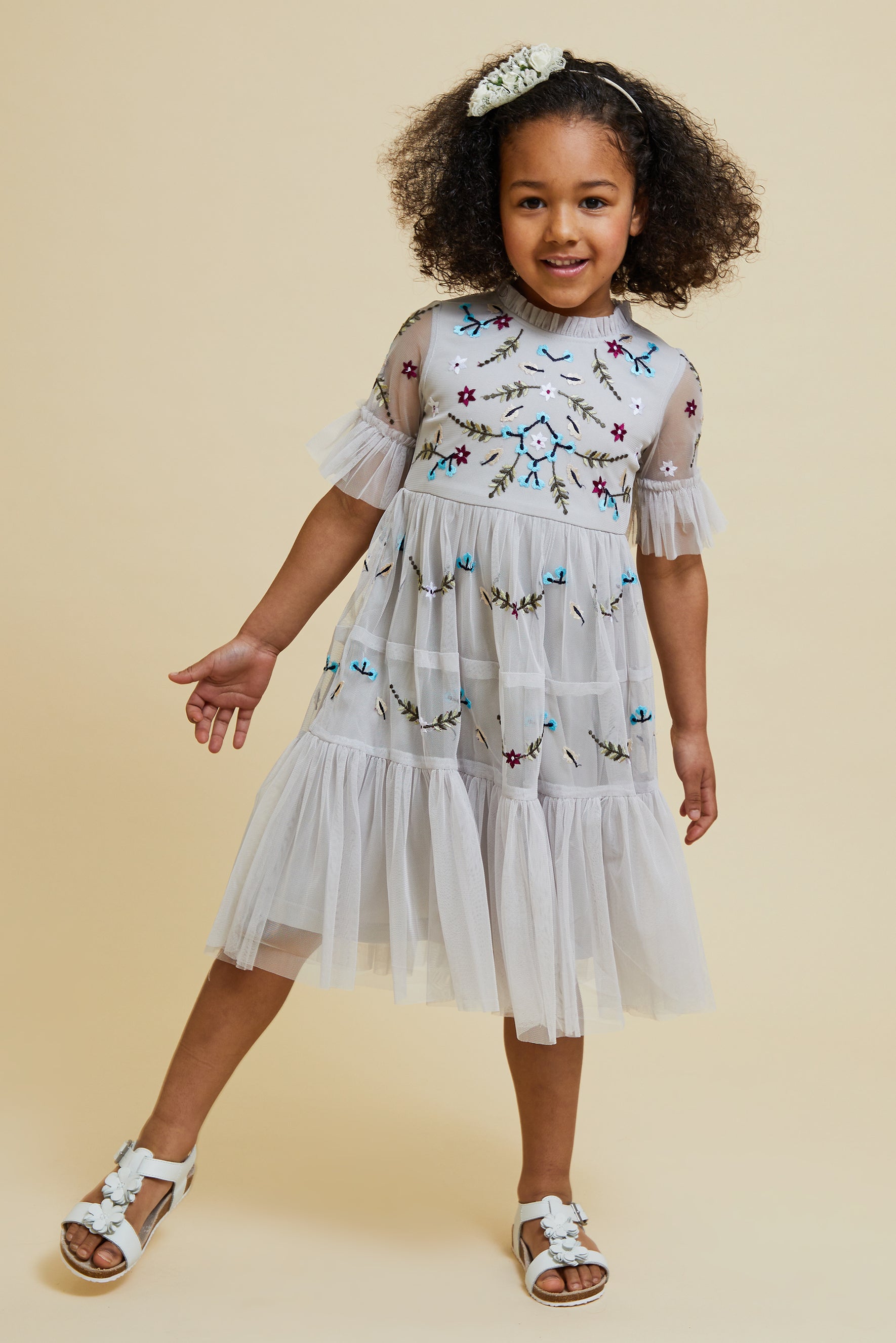 フロックアンドフリル (Frock and Frill) レディース パーティードレス Bridesmaid Maxi Dress With Pleated Skirt And Embroidered Top In Sage () Frock and Frill